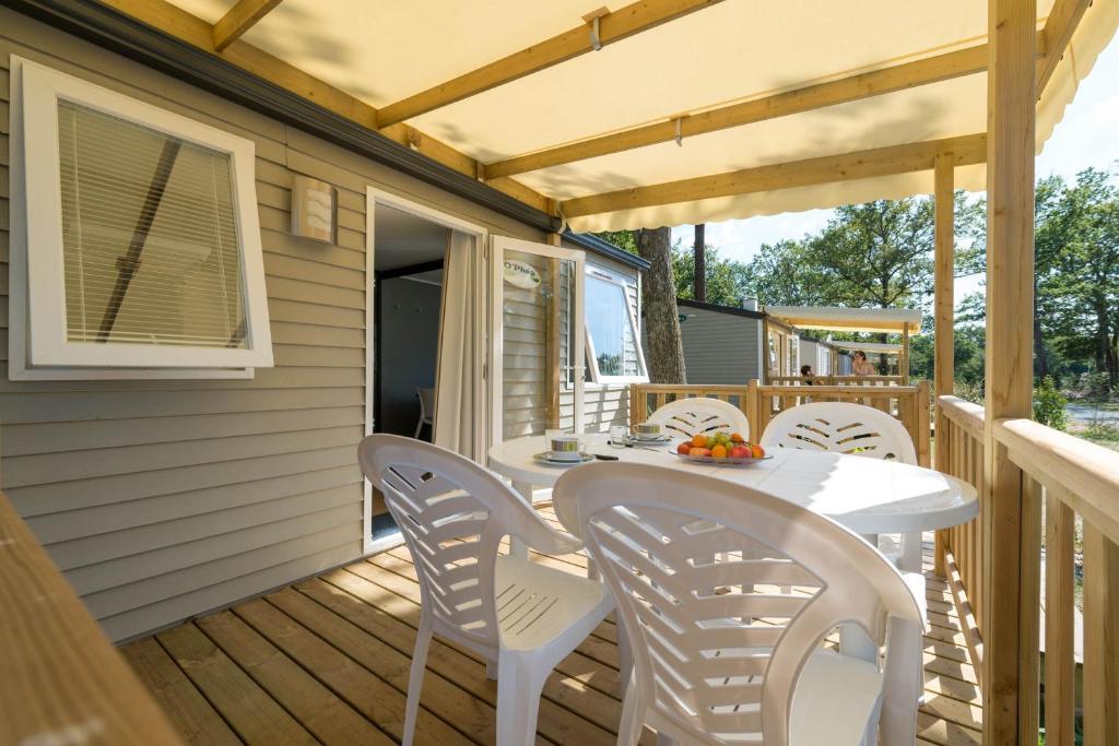 Camping Les Chevrefeuilles ロワイヤン 部屋 写真